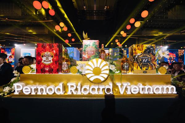 Bộ sản phẩm tết Chivas Regal cho mùa tết 2026