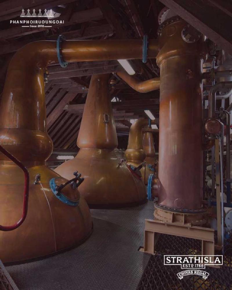 Khu trưng cất rượu Whisky của nhà Chivas Regal